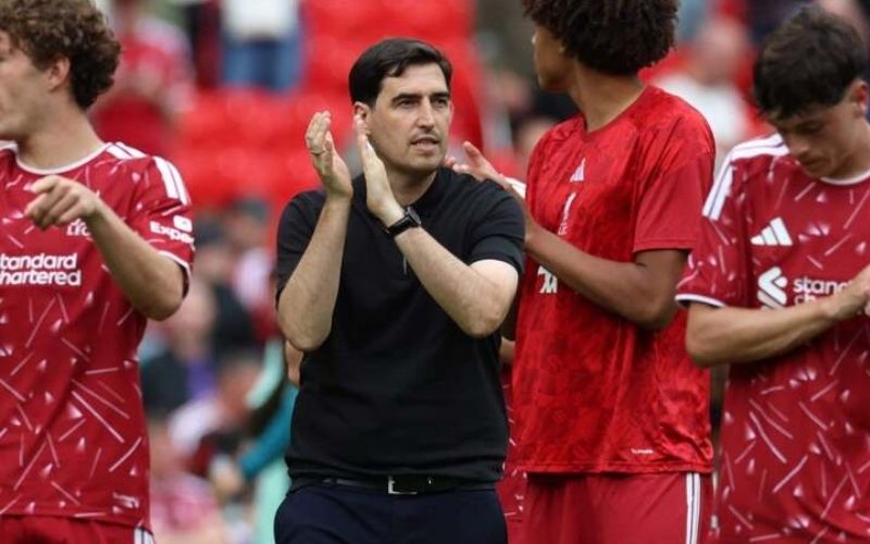 Andoni Iraola tạo ra lối chơi pressing cường độ cao cực kỳ khó chịu