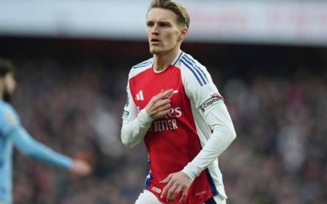 Martin Odegaard và chiếc băng đội trưởng đầy trách nhiệm tại Arsenal