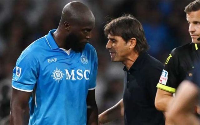 Antonio Conte nổi giận trước phong độ phập phù của Napoli