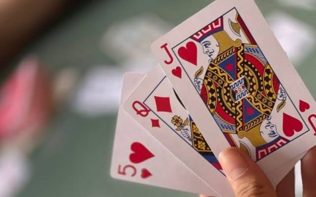 Bí quyết nhìn mặt bắt hình dong đối thủ qua phong cách đánh bài