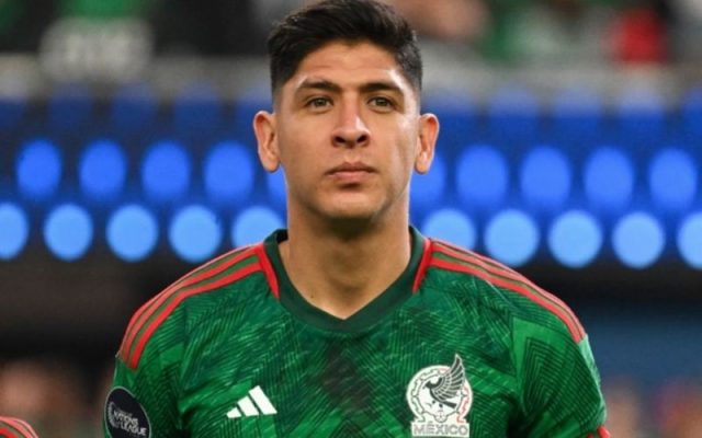 khả năng đánh chặn quyết liệt và che chắn hàng thủ của Edson Alvarez